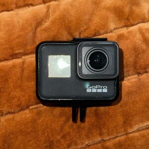 GOPRO HERO 7 BLACK, looks like new